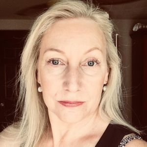 Meet your Posher, Liz